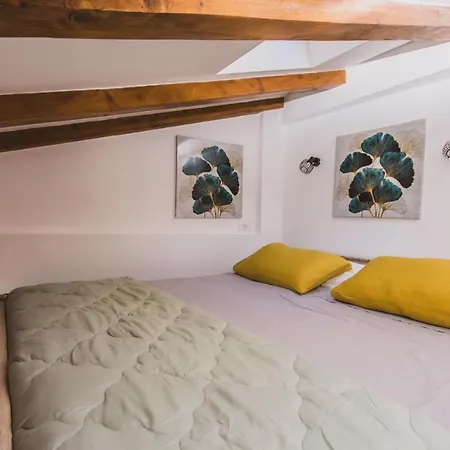 Apartman Ladro *